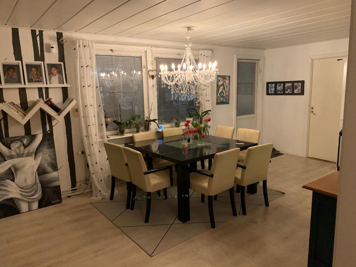 Own Room With Big Bed In A Big House! Lulea Exterior photo